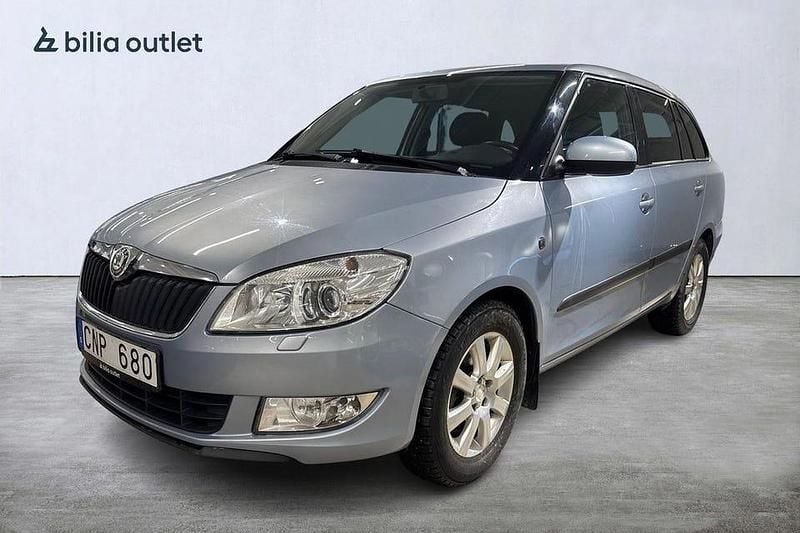 Begagnad Skoda Fabia 105 HK (77 kW) 2010 Ljusblå Halvkombi
