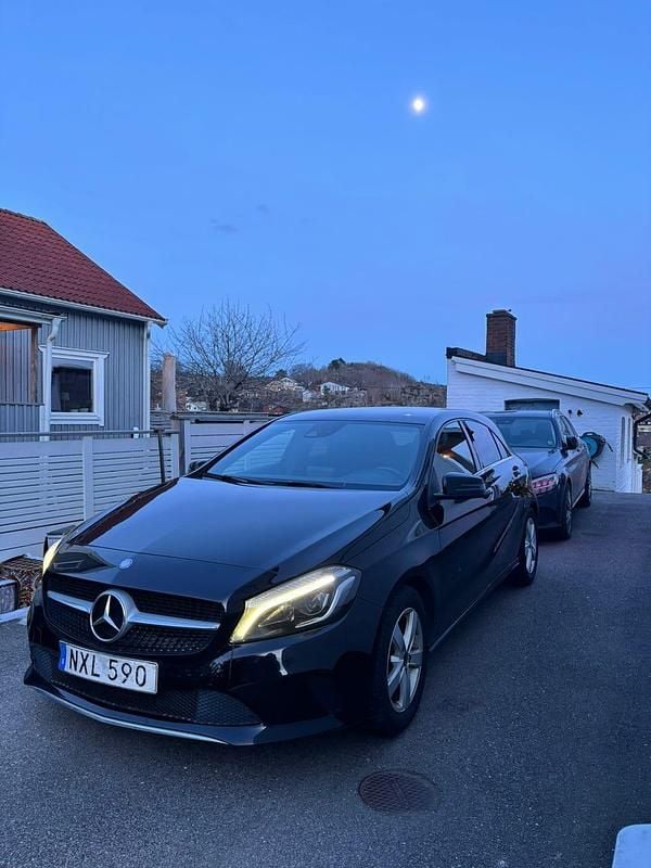 Begagnad 2016 Mercedes A180 | 164 900 kr (Marknadspris) - Bild 1/4