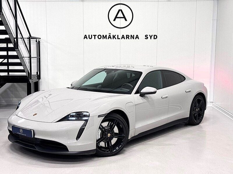 Grå Begagnad 2021 Porsche Taycan 4S Performance Package Sedan | 799 900 kr - Bild 1/4