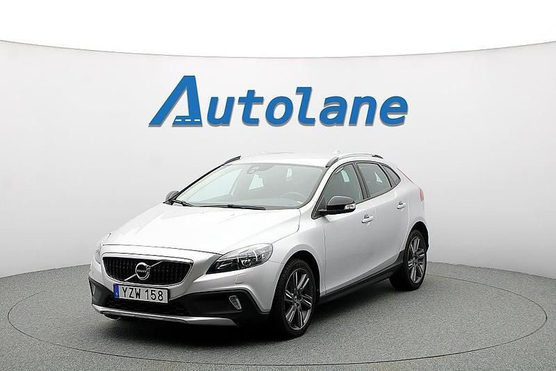 Begagnad Volvo V40 CC 120 HK (88 kW) 2018 Bright silver metallic Kombi