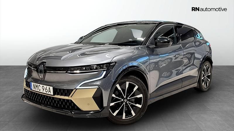 Grå Begagnad 2023 Renault Mégane IV Iconic | 259 900 kr (Superpris) - Bild 1/4