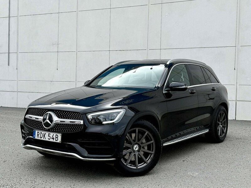 Svart Begagnad 2019 Mercedes GLC220 AMG line SUV | 399 900 kr (Marknadspris) - Bild 1/4