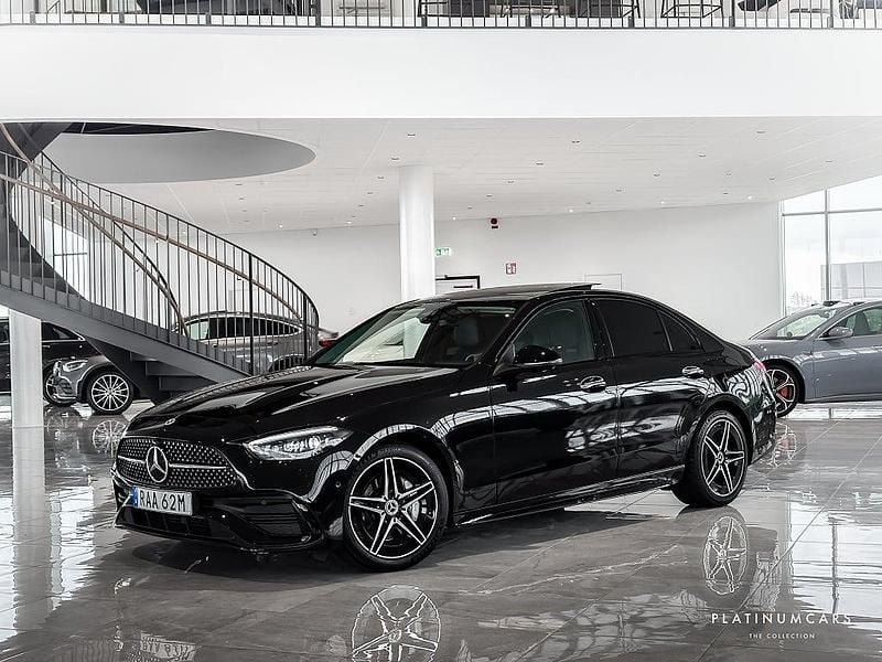 Svart Begagnad 2022 Mercedes C300e AMG Sedan | 459 000 kr (Lite dyr) - Bild 1/4