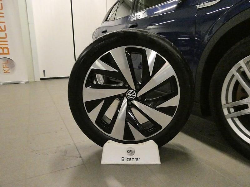 Begagnad VW ID.4 Pro Performance 150 kW (204 HK) 2022 Blå SUV