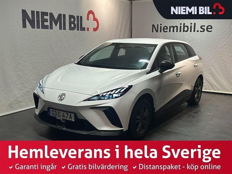 Vit Begagnad 2024 MG MG4 EV Halvkombi | 244 900 kr (Marknadspris) - Bild 1/4
