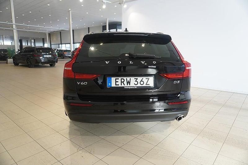 Begagnad Volvo V60 Momentum 150 HK (110 kW) 2019 Svart Kombi