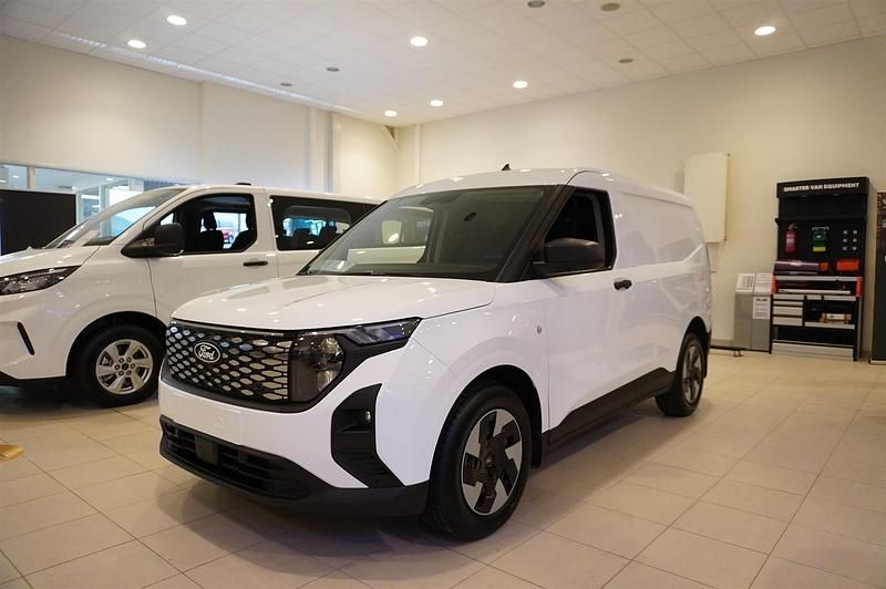 Ny Ford E-Transit 2026 Vit Van