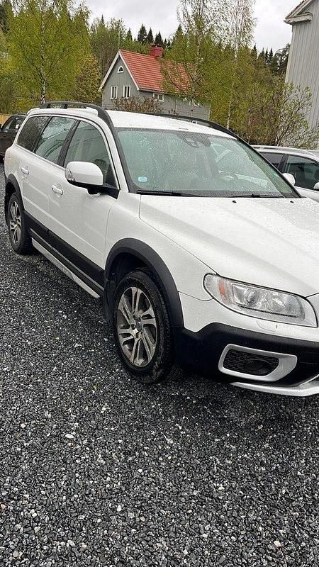 Vit Begagnad 2012 Volvo XC70 Summum SUV | 93 000 kr (Bra pris) - Bild 1/4