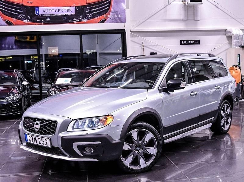 Silver Begagnad 2014 Volvo XC70 Summum SUV | 219 900 kr (Dyr) - Bild 1/4