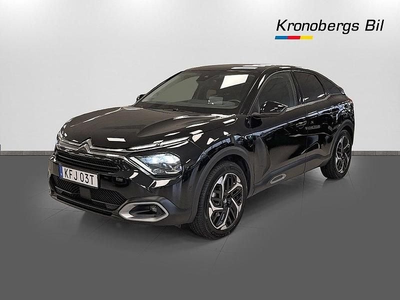 Svart metallic Begagnad 2024 Citroën C4 PureTech Halvkombi | 229 900 kr (Marknadspris) - Bild 1/4