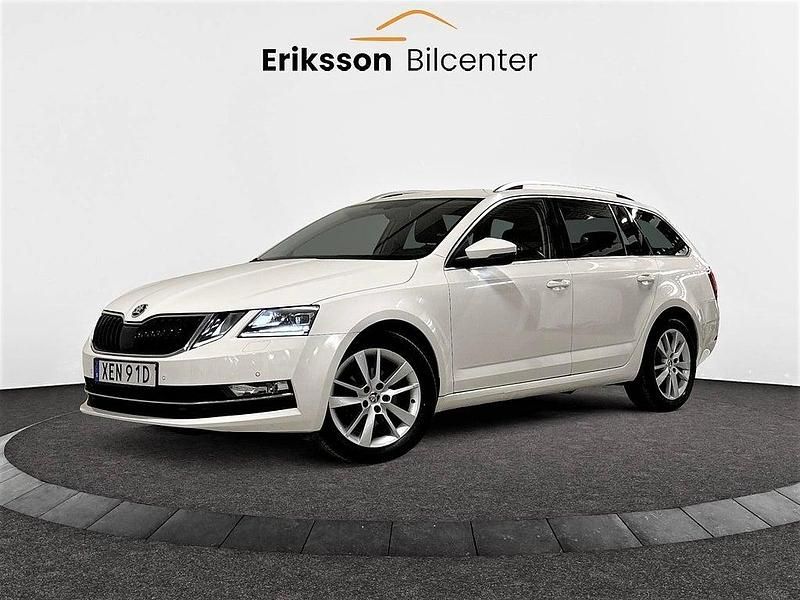 Vit Begagnad 2020 Skoda Octavia G-TEC Kombi | 99 900 kr (Marknadspris) - Bild 1/4
