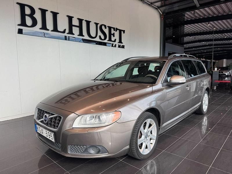 Grå Begagnad 2009 Volvo V70 Momentum Kombi | 74 900 kr (Marknadspris) - Bild 1/4
