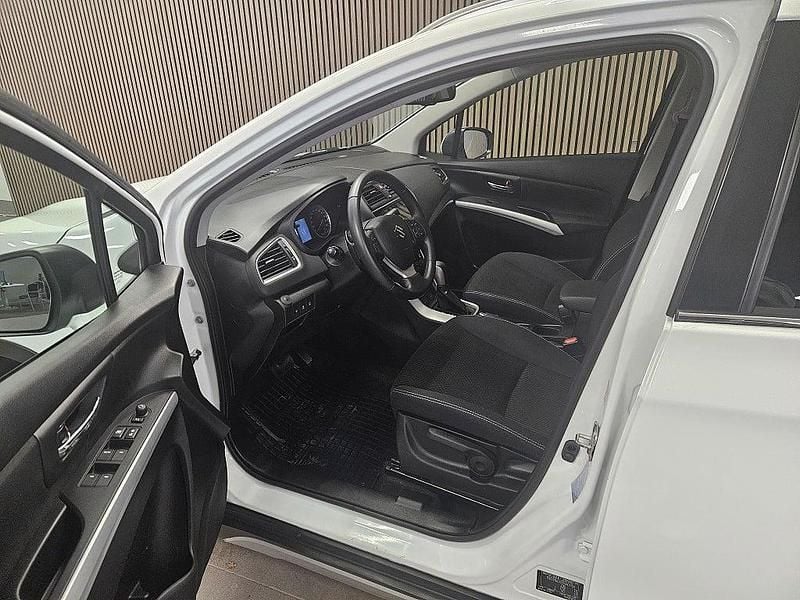 Begagnad Suzuki SX4 140 HK (102 kW) 2019 Vit Kombi