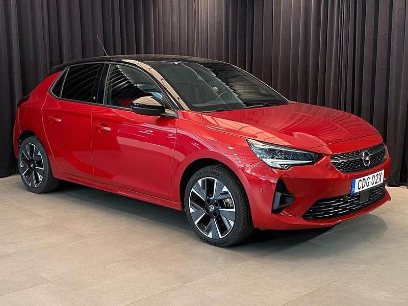 Röd Begagnad 2022 Opel Corsa-e Halvkombi | 189 800 kr (Marknadspris) - Bild 1/4