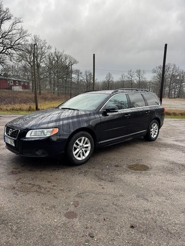 Begagnad 2012 Volvo V70 Kombi | 79 500 kr (Bra pris) - Bild 1/4