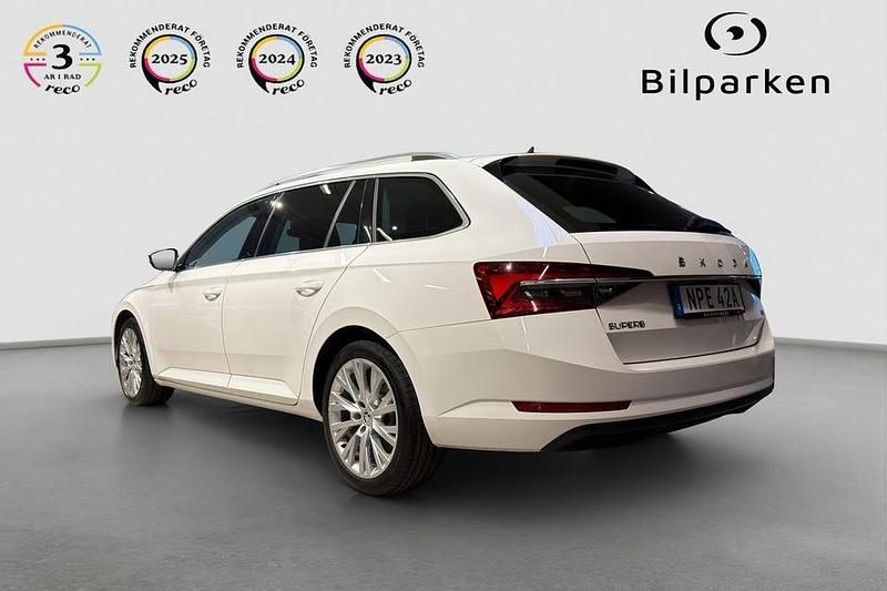 Begagnad Skoda Superb Business Line 218 HK (160 kW) 2019 Vit Kombi