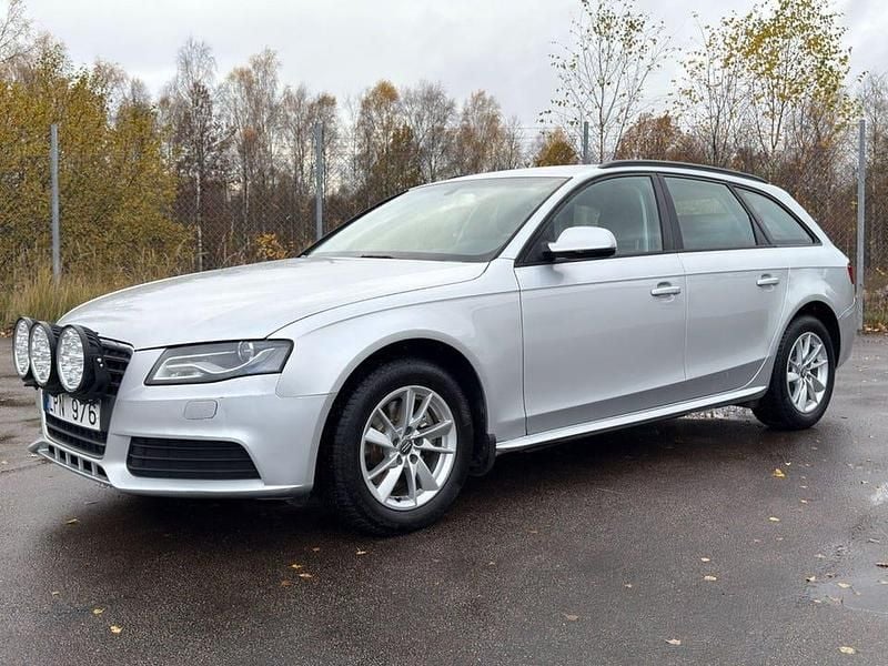 Silver Begagnad 2011 Audi A4 Kombi | 64 900 kr (Bra pris) - Bild 1/4