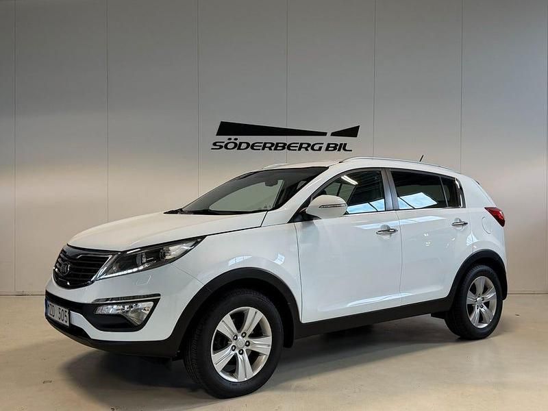 Vit Begagnad 2012 Kia Sportage SUV | 69 900 kr (Marknadspris) - Bild 1/4