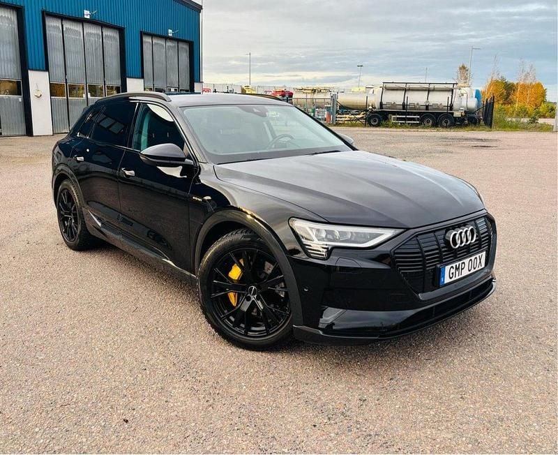 Begagnad Audi e-tron Proline 230 kW (313 HK) 2020 Svart SUV