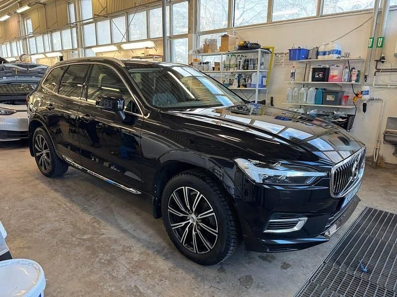 Onyx svart metallic Begagnad 2021 Volvo XC60 Inscription SUV | 379 000 kr (Bra pris) - Bild 1/4