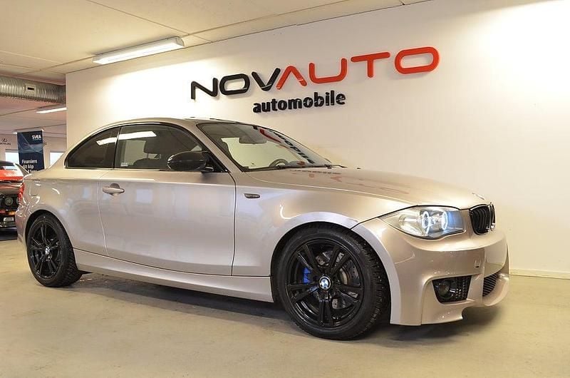 Kashmirsilver metallic Begagnad 2008 BMW 123 Advantage Halvkombi | 89 900 kr - Bild 1/4