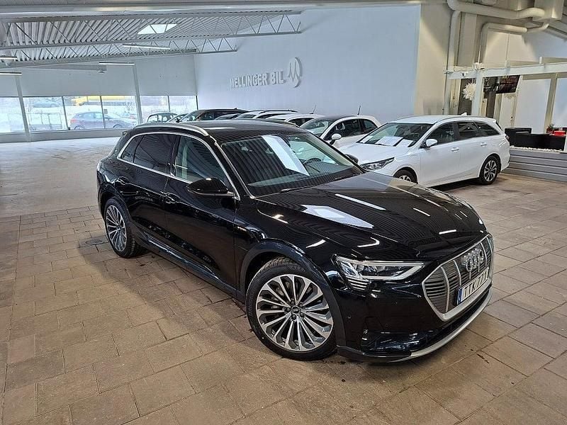 Begagnad Audi e-tron Proline 300 kW (408 HK) 2022 Brilliantsvart SUV