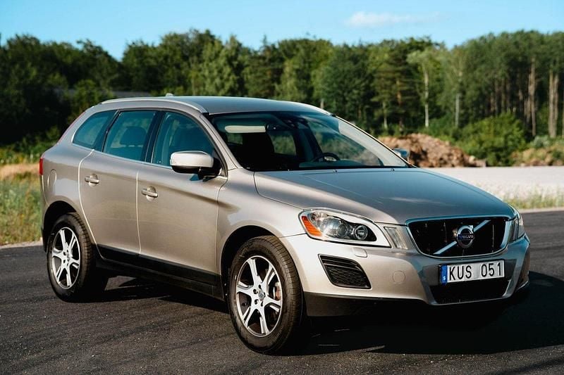 Brun Begagnad 2011 Volvo XC60 SUV | 119 900 kr (Bra pris) - Bild 1/4