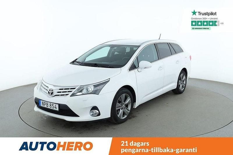 Vit Begagnad 2014 Toyota Avensis Kombi | 157 000 kr (Lite dyr) - Bild 1/4