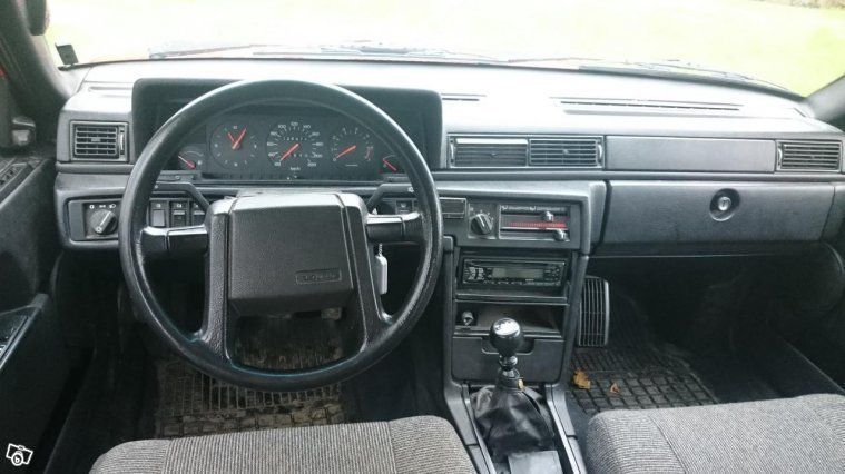 Volvo 740 салон