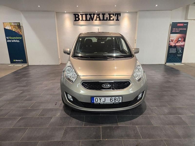Grå Begagnad 2013 Kia Venga Comfort Halvkombi | 49 900 kr (Marknadspris) - Bild 1/4