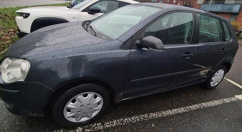 Begagnad 2006 VW Polo Trendline Halvkombi | 54 500 kr - Bild 1/4