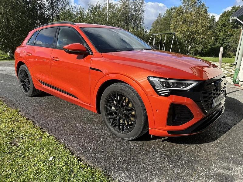 Begagnad 2024 Audi Q8 e-tron Exclusive SUV | 589 000 kr (Marknadspris) - Bild 1/4