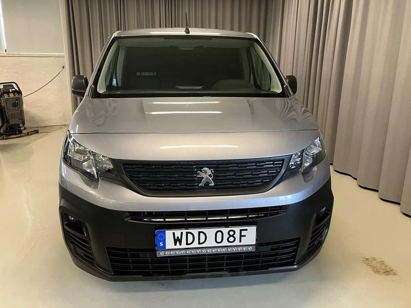 Begagnad Peugeot Partner 76 HK (55 kW) 2020 Grå Minibuss