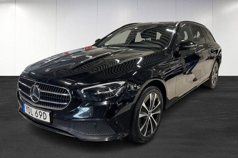 Svart Begagnad 2023 Mercedes E300 Avantgarde | 384 000 kr (Marknadspris) - Bild 1/4