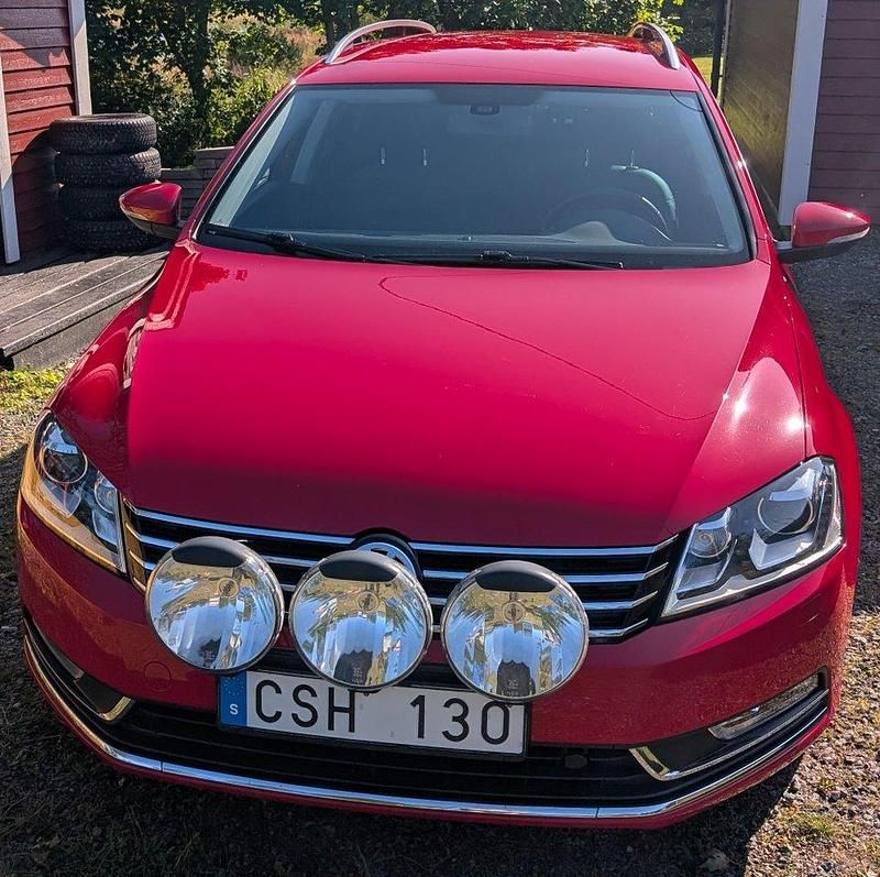Röd Begagnad 2013 VW Passat GT Kombi | 154 000 kr (Dyr) - Bild 1/4