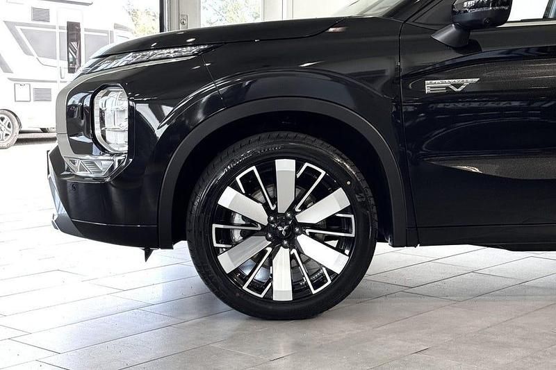 Ny Mitsubishi Outlander P-HEV Instyle 306 HK (225 kW) 2025 Black diamond SUV