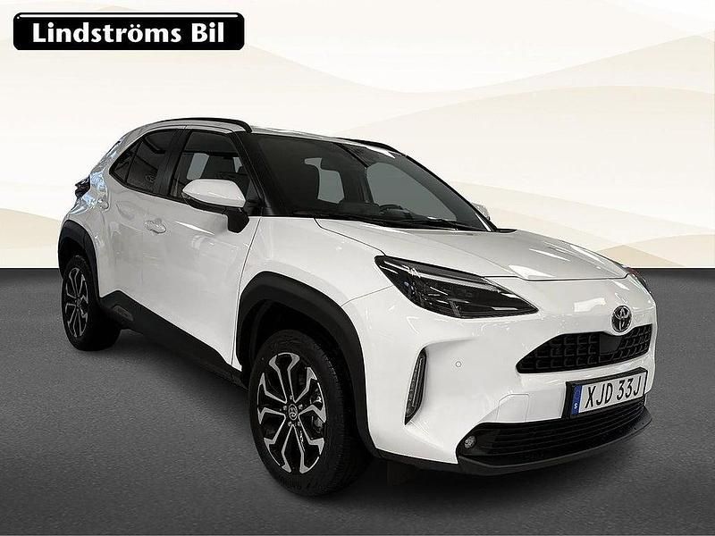 Begagnad Toyota Yaris Cross Active 92 HK (67 kW) 2024 Vit SUV