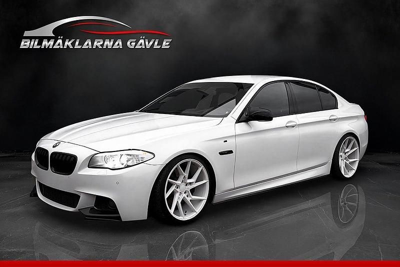 Vit Begagnad 2011 BMW 535 M Sport Sedan | 169 999 kr (Dyr) - Bild 1/4
