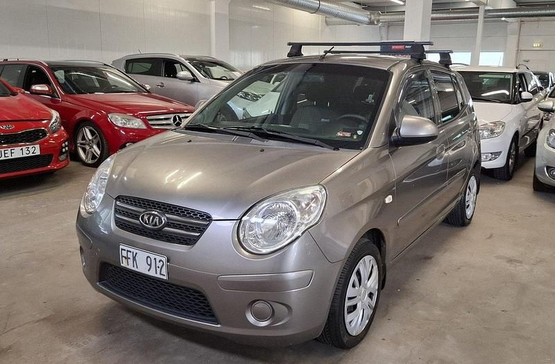 Grå Begagnad 2009 Kia Picanto Comfort Halvkombi | 33 999 kr (Marknadspris) - Bild 1/3