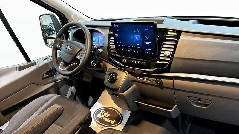 Ny Ford E-Transit 2026 Svart Van