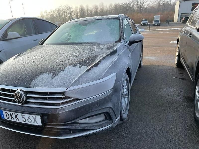 Svart Begagnad 2022 VW Passat Kombi | 289 000 kr (Marknadspris) - Bild 1/2