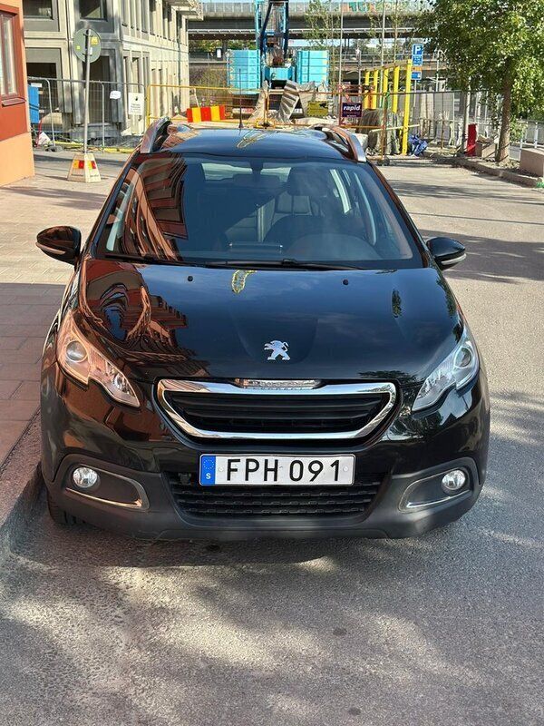 Svart Begagnad 2015 Peugeot 2008 SUV | 64 500 kr (Bra pris) - Bild 1/4