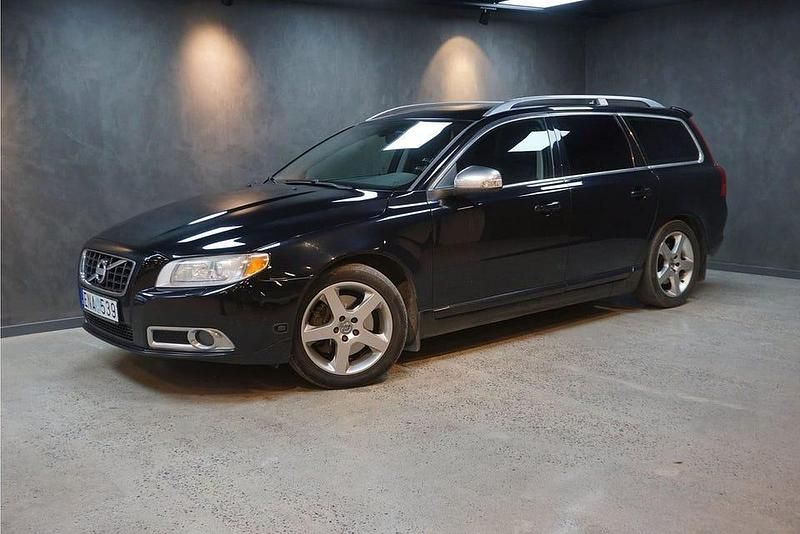 Svart Begagnad 2010 Volvo V70 Summum Kombi | 89 900 kr (Lite dyr) - Bild 1/4