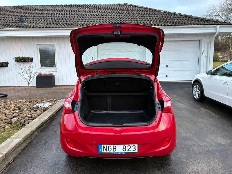 Begagnad Hyundai i30 128 HK (94 kW) 2014