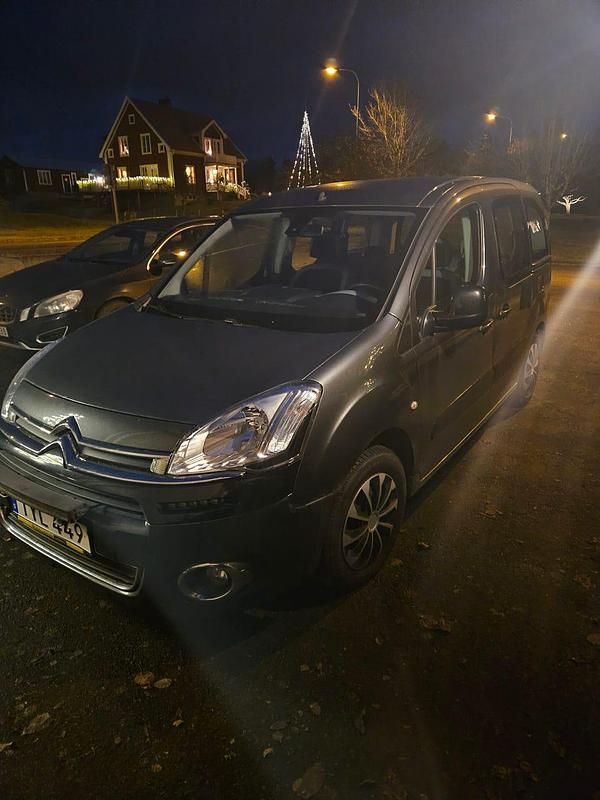 Begagnad 2015 Citroën Berlingo Minibuss | 92 000 kr (Marknadspris) - Bild 1/4