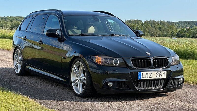Svart Begagnad 2010 BMW 335 M Sport Kombi | 144 900 kr (Marknadspris) - Bild 1/4