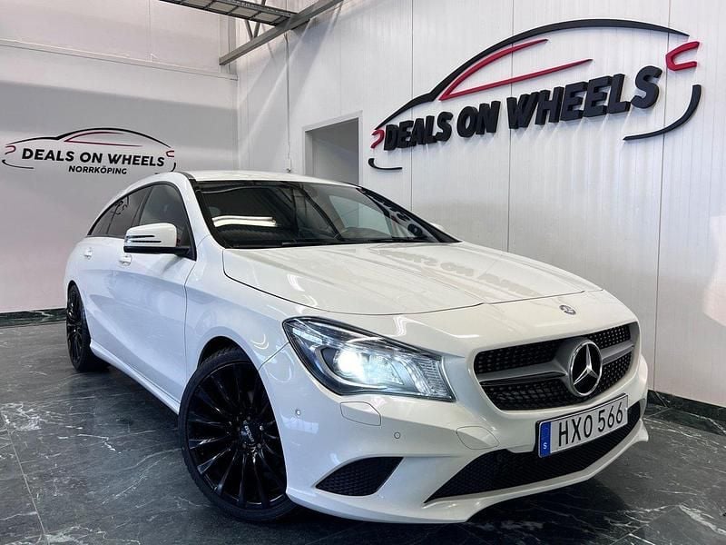 Vit Begagnad 2015 Mercedes CLA200 Shooting Brake Kombi | 169 900 kr (Marknadspris) - Bild 1/4