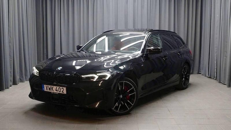 Svart Begagnad 2022 BMW M340 M Sport Sedan | 719 000 kr - Bild 1/4