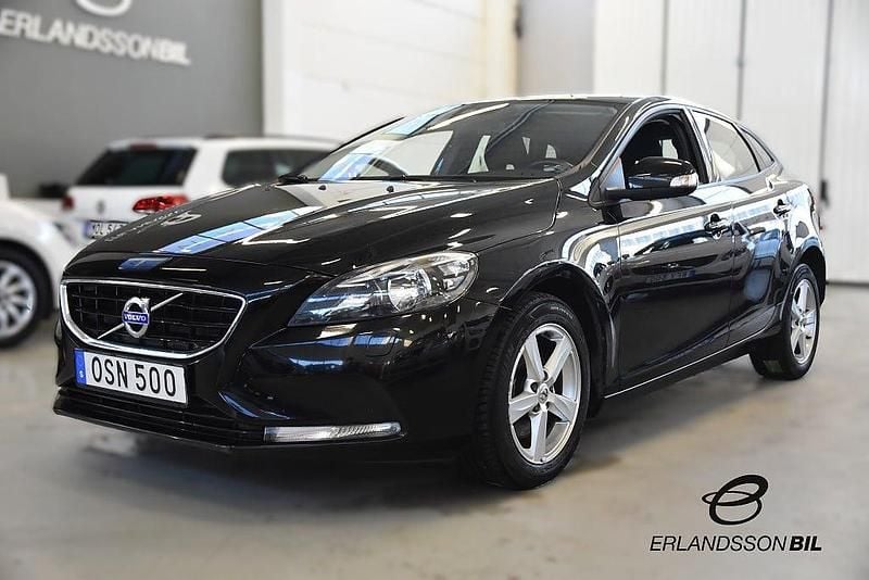 Begagnad Volvo V40 Kinetic 116 HK (85 kW) 2014 Svart Halvkombi