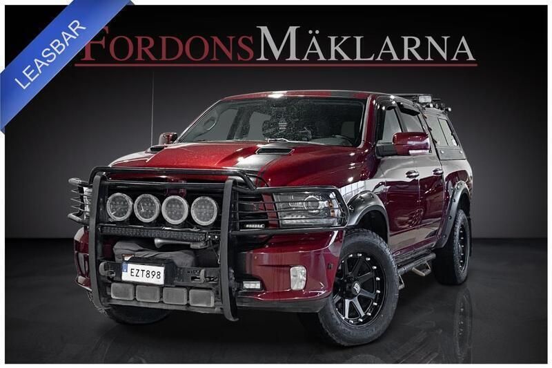 Rödmetallic Begagnad 2016 Dodge Ram Pickup | 299 900 kr (Superpris) - Bild 1/4